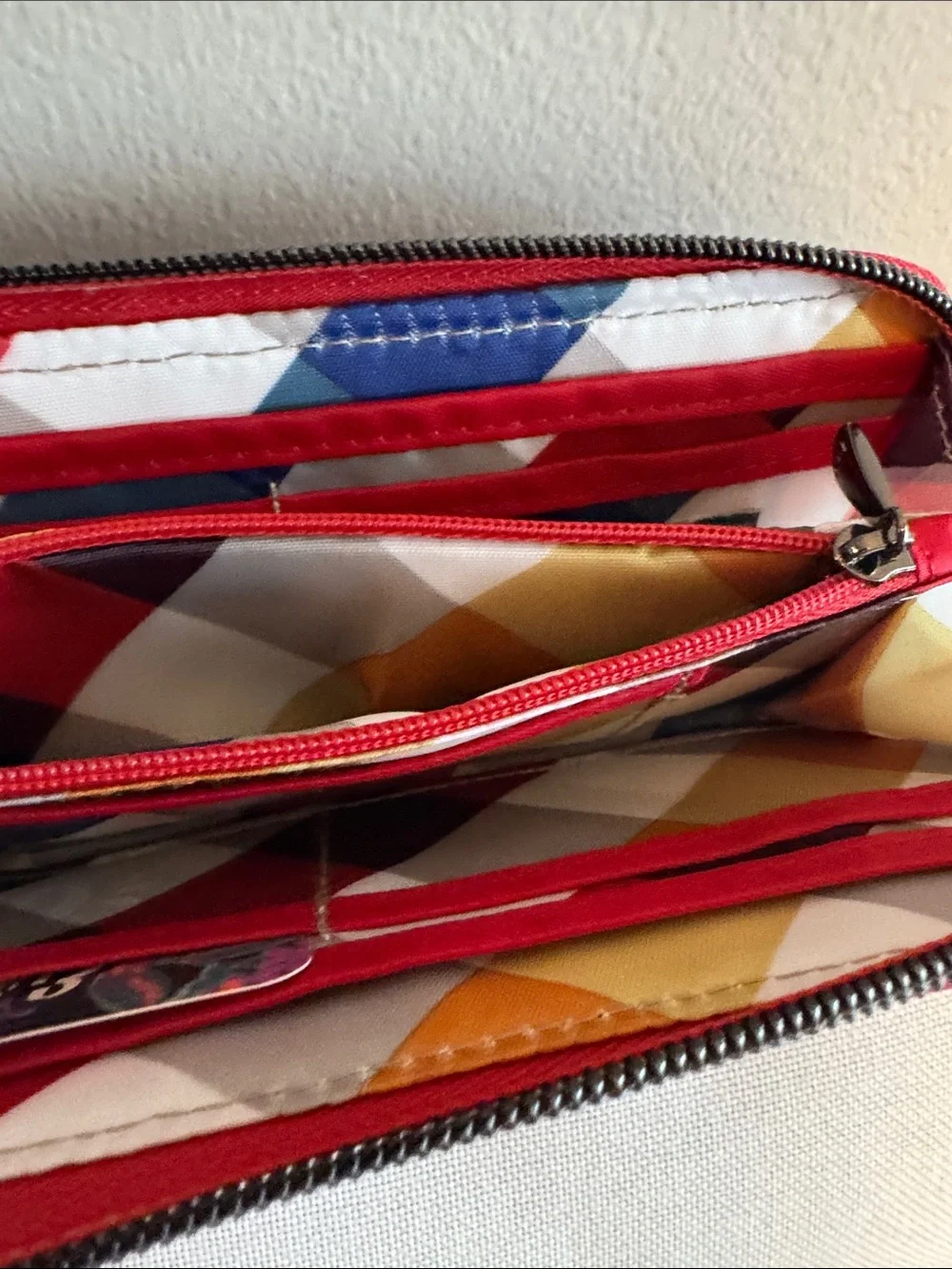 LUG tendu in Poppy Red Quilted Zip Wallet